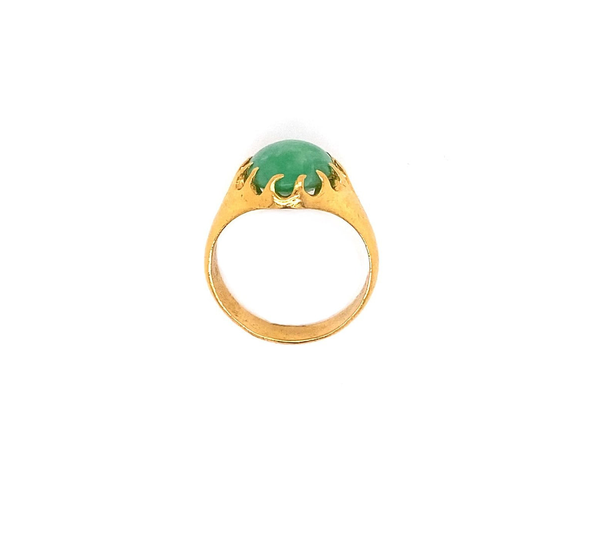 Vintage cabochon jade ring in 22kt yellow gold, alternate view