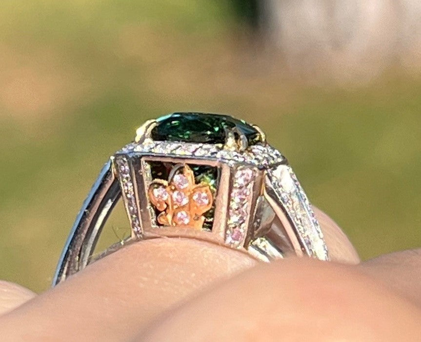 Green Tourmaline and Pink Diamond Fashion Ring